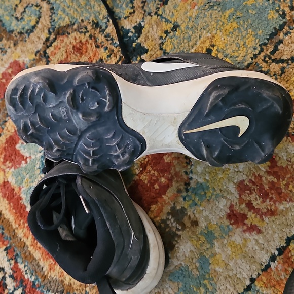 CLEATS - Picture 2 of 3